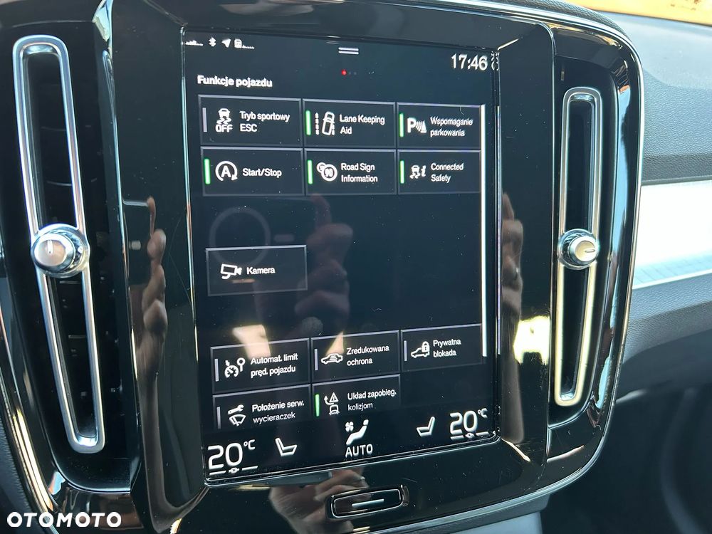 Volvo XC 40 T3 Momentum Pro - 29