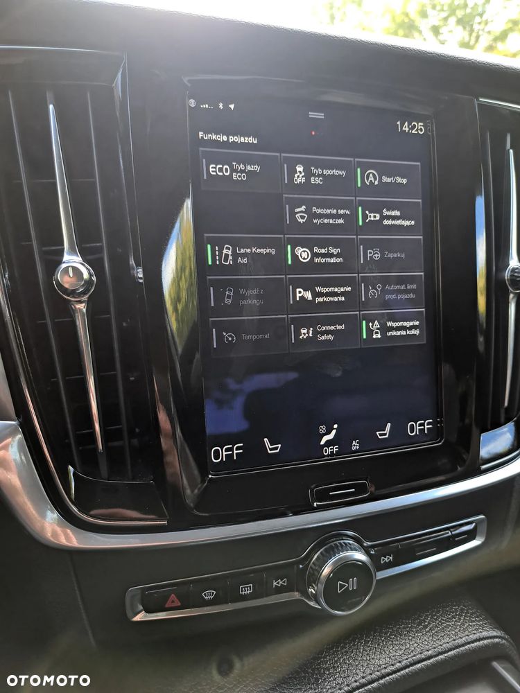 Volvo S90 D3 Momentum - 23