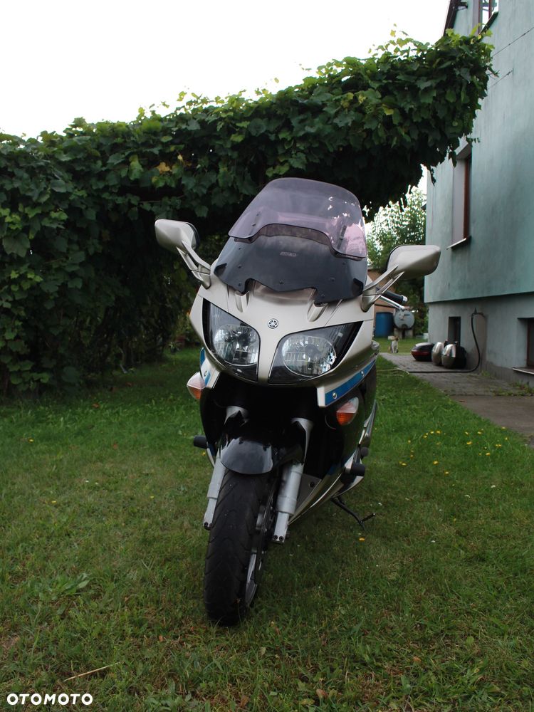 Yamaha FJR - 9