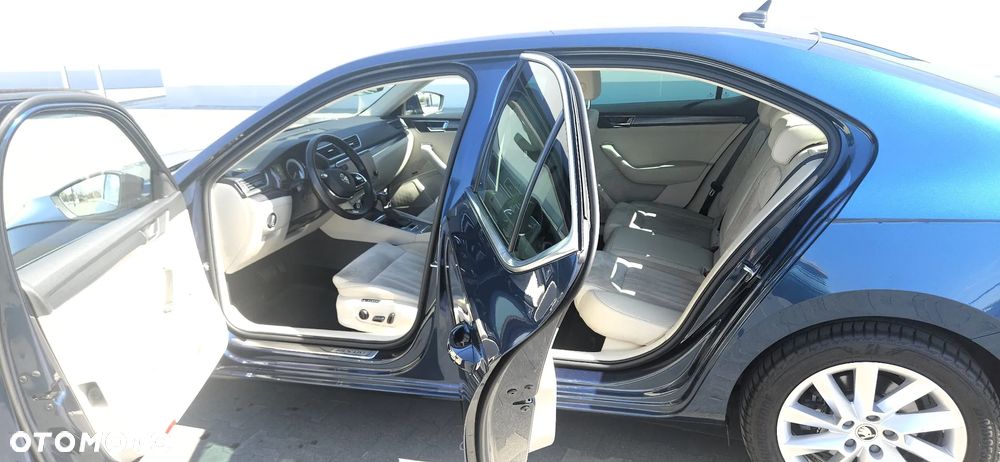 Skoda Superb 2.0 TDI SCR Style DSG - 6