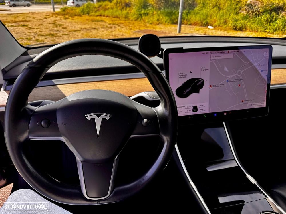 Tesla Model 3 - 7