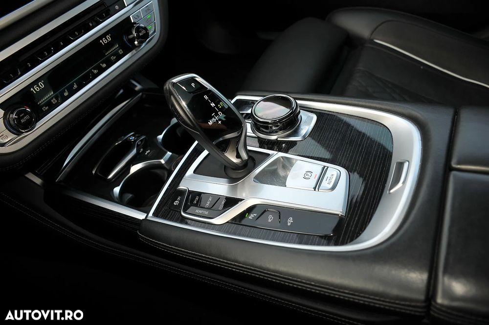 BMW Seria 7 750i xDrive - 16