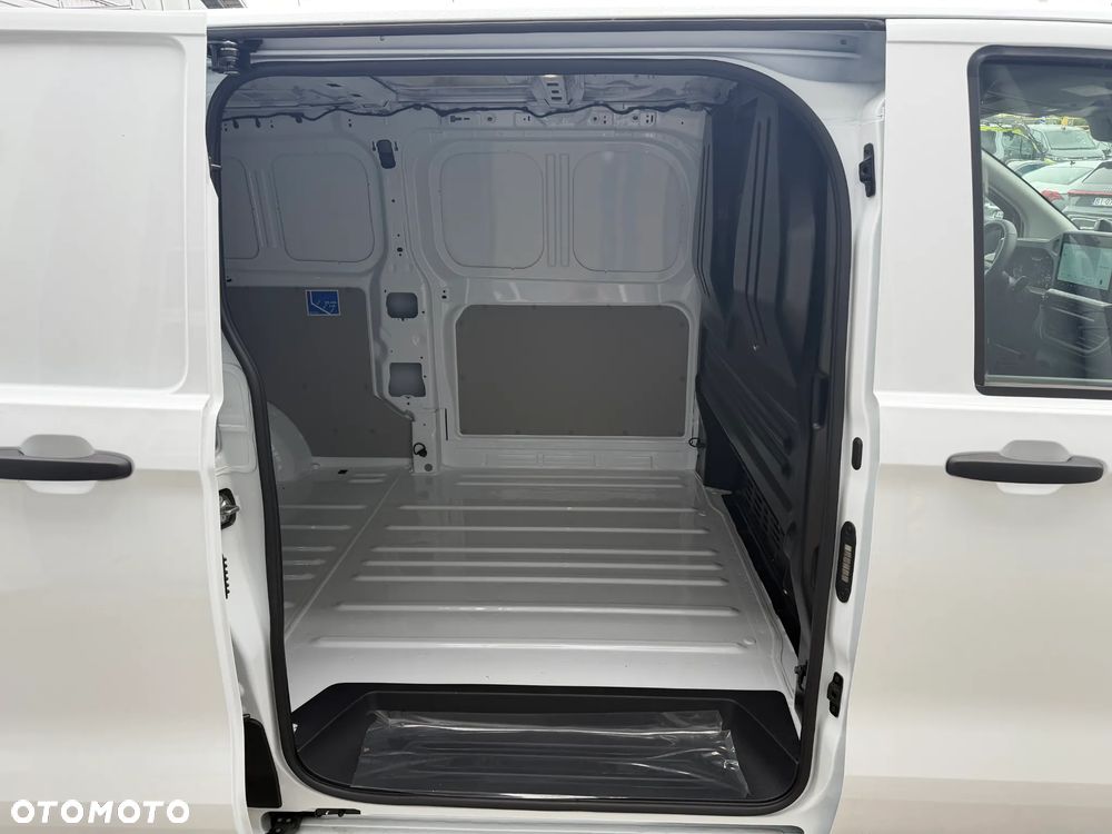 Volkswagen Transporter T7 - 12