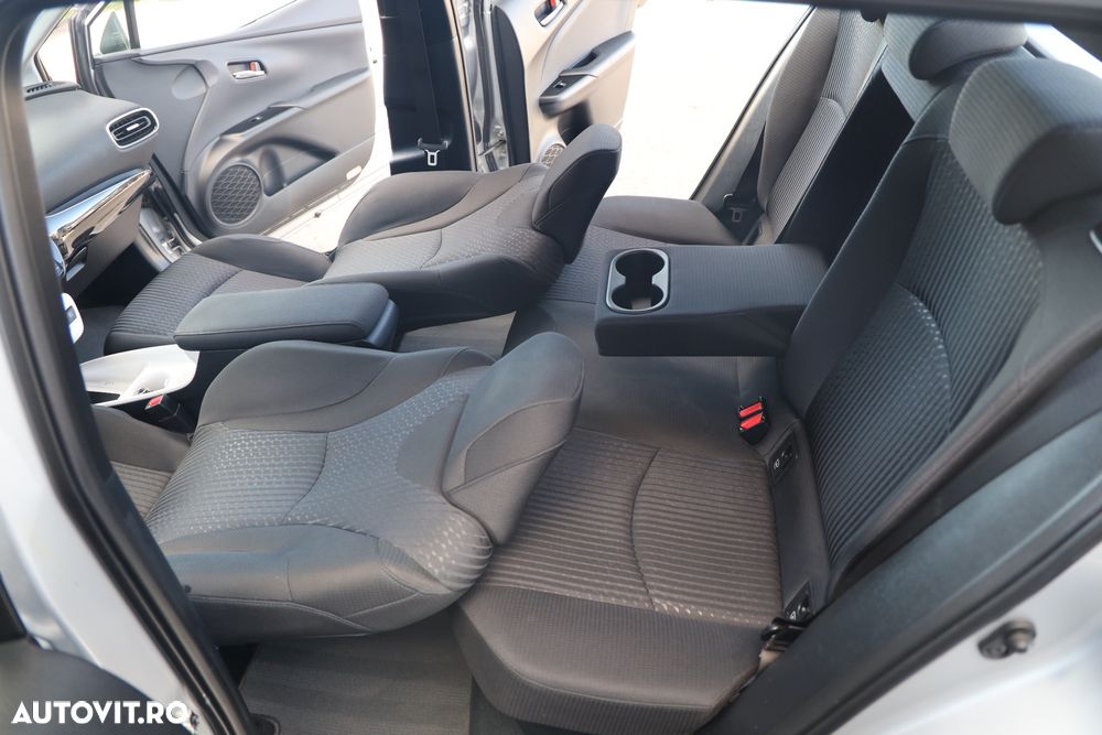 Toyota Prius 1.8 Dual VVT-i Sol - 9