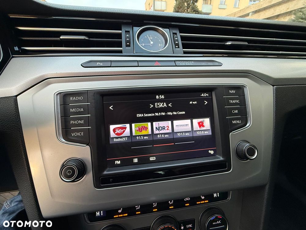 Volkswagen Passat 2.0 TDI (BlueMotion Technology) DSG Comfortline - 32