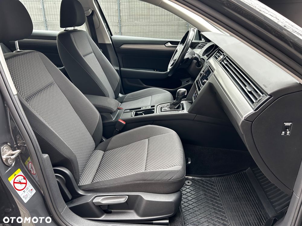 Volkswagen Passat - 18