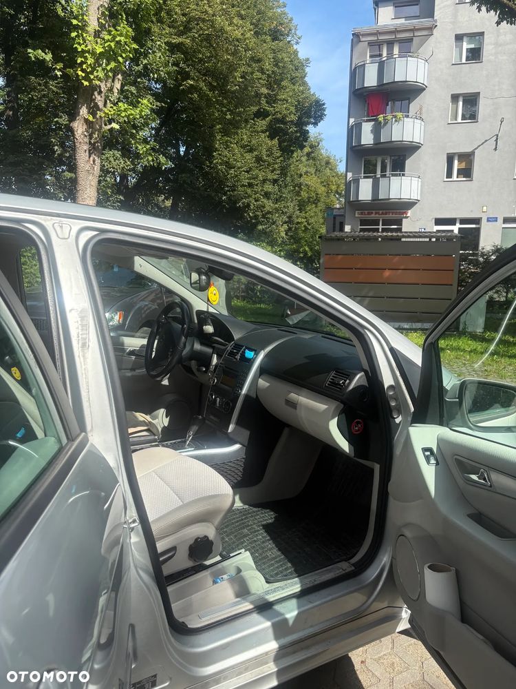 Mercedes-Benz Klasa A 180 CDI Autotronic Avantgarde Special Edition - 4
