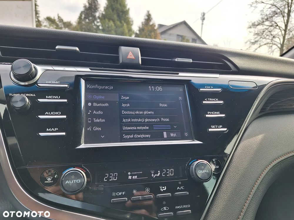 Toyota Camry 2.5 Hybrid Comfort CVT - 32