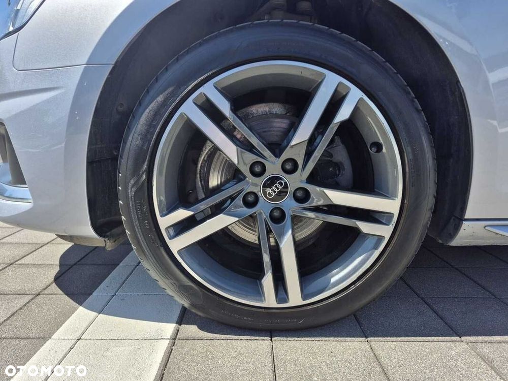 Audi A4 Limousine - 30