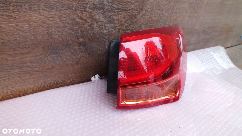 Lampa tylna prawa Kia Ceed II kombi - 2