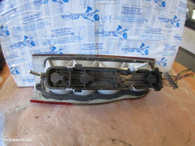 Farol Tras Stop2745 FORD TRANSIT KOMBI 2004 2.0 TDCI 125CV 4P AZUL DRT - 2
