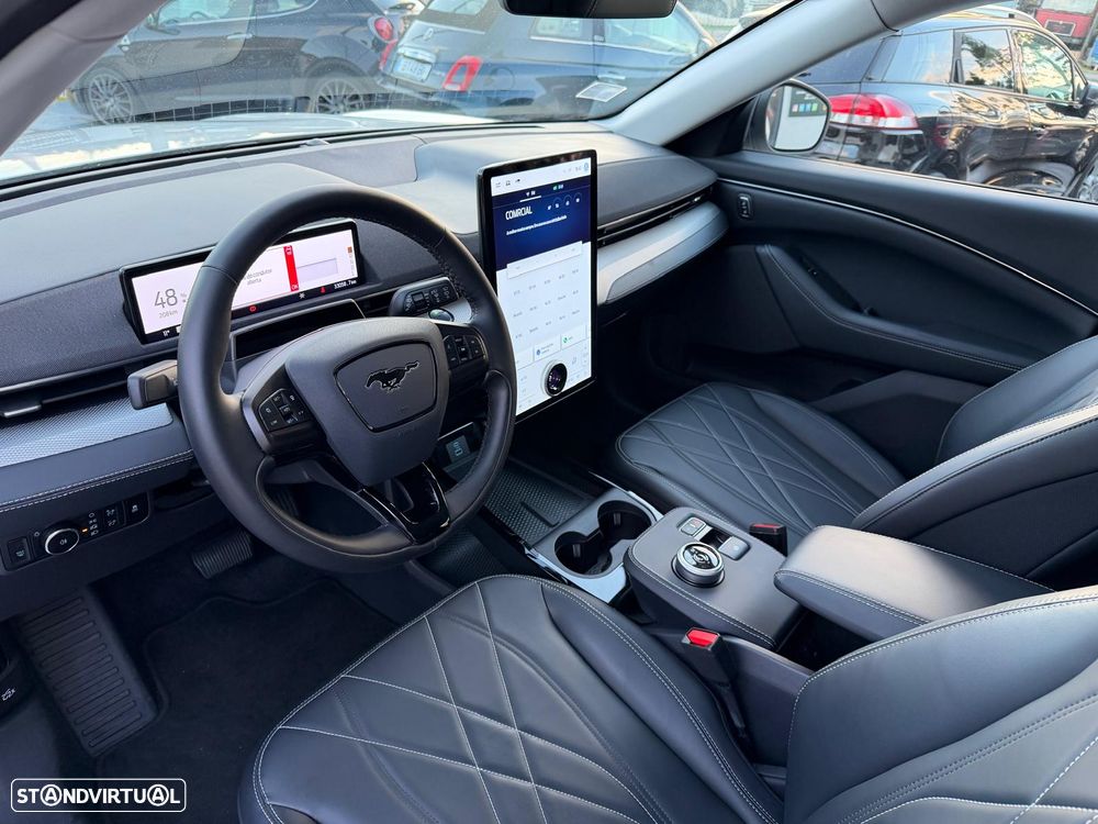 Ford Mustang Mach-E Standard - 30