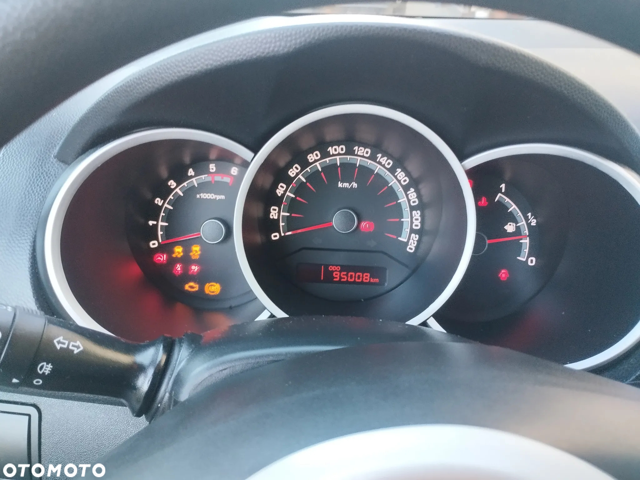 Kia Venga - 10