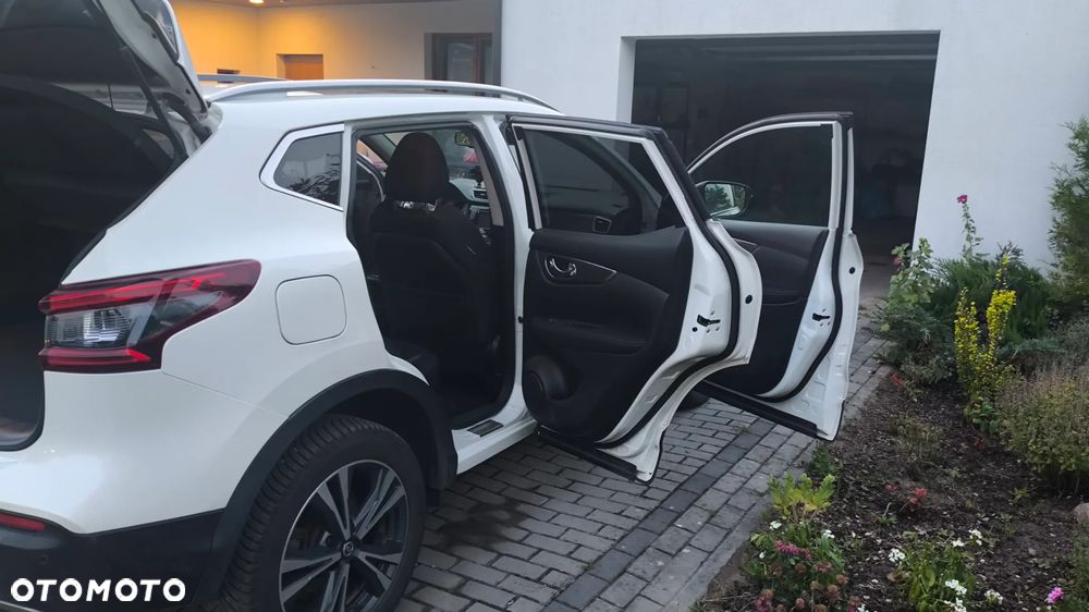Nissan Qashqai 1.2 DIG-T N-Connecta EU6 - 40