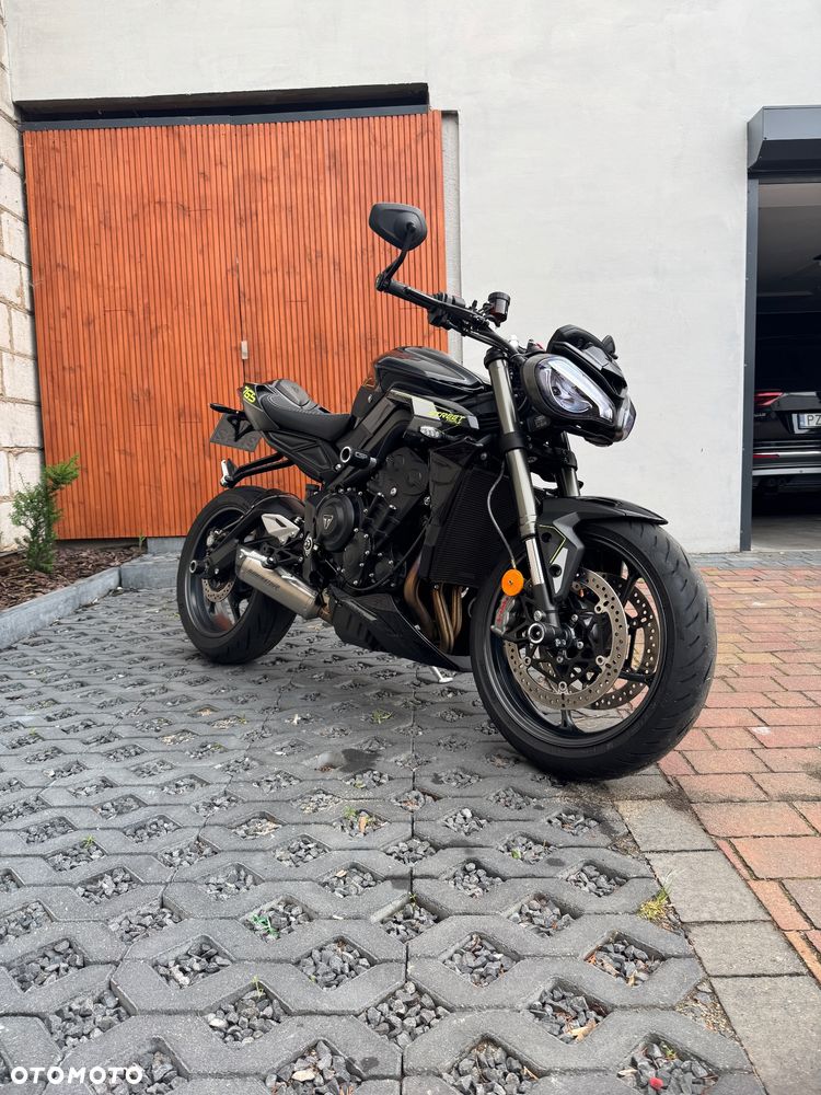 Triumph Street Triple - 28