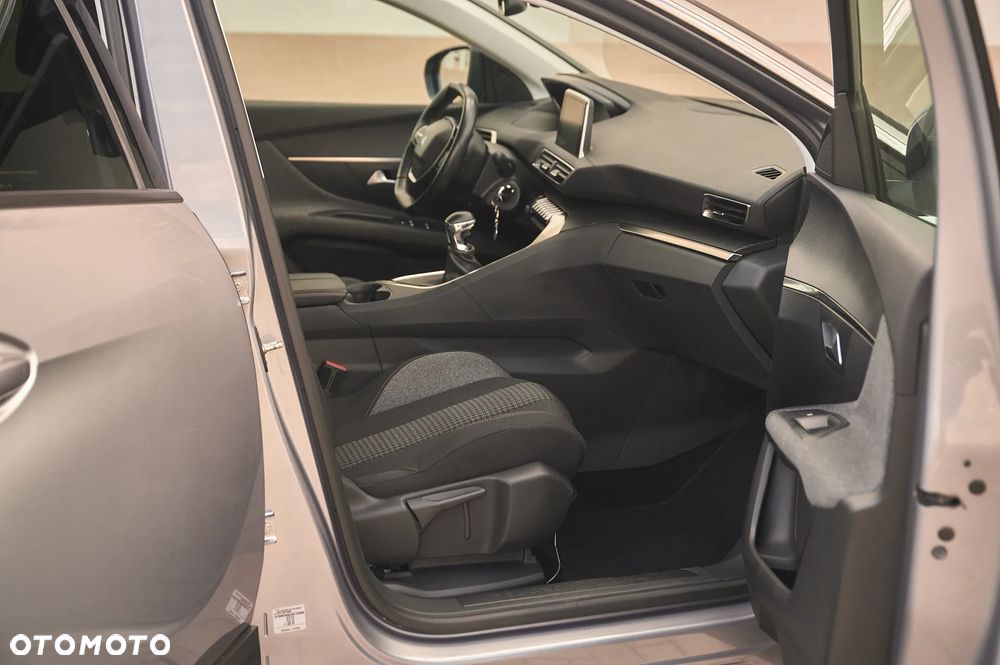 Peugeot 3008 PureTech 130 Stop & Start GPF Allure - 22