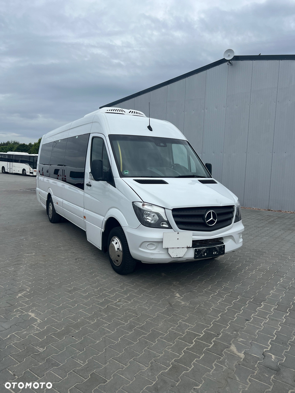 Mercedes-Benz 519