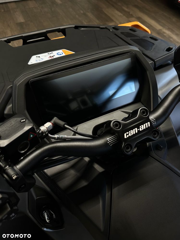 Can-Am Outlander - 11