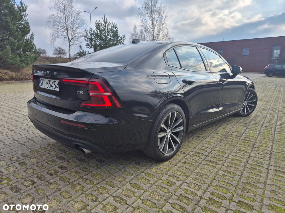 Volvo S60 T5 Momentum Pro - 3