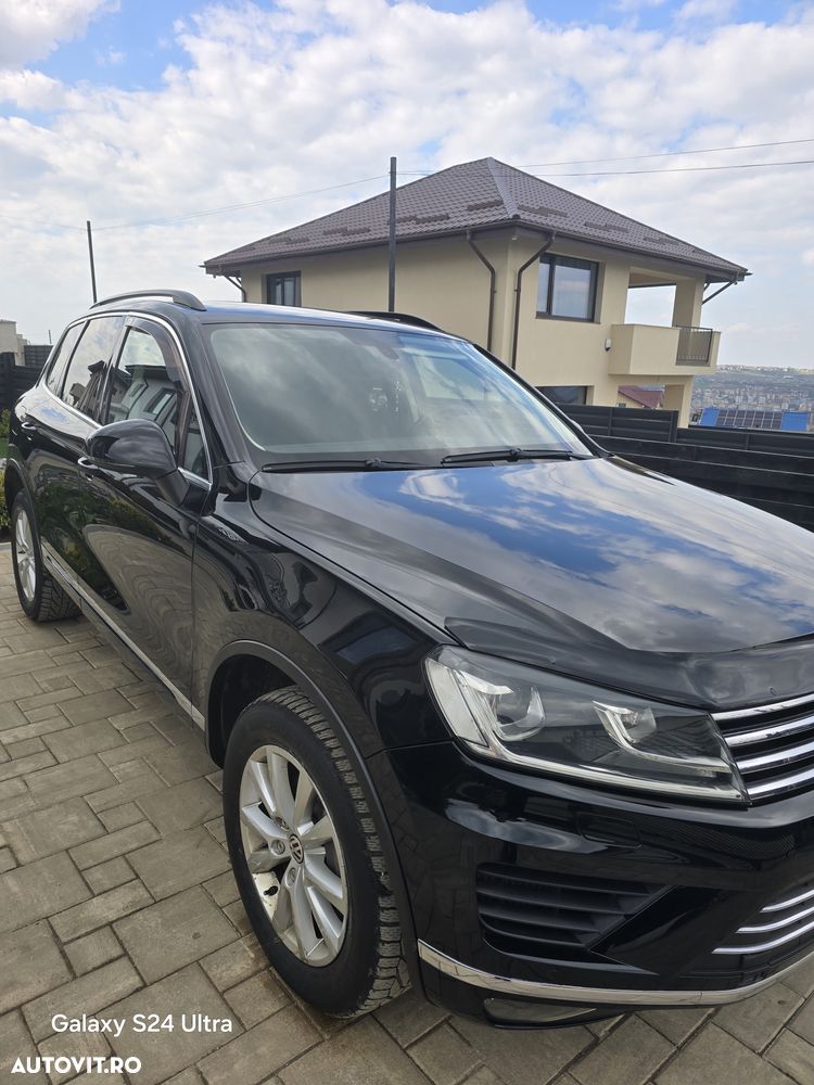Volkswagen Touareg - 1