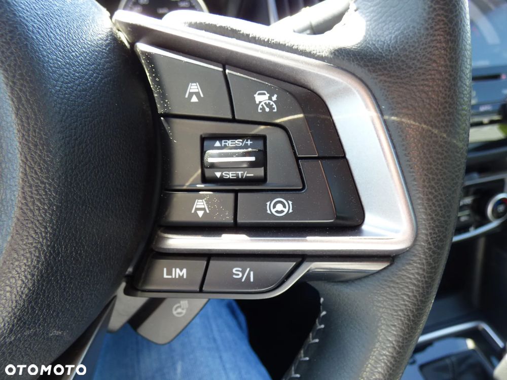 Subaru Forester 2.0i-L Platinum (EyeSight) Lineartronic - 11