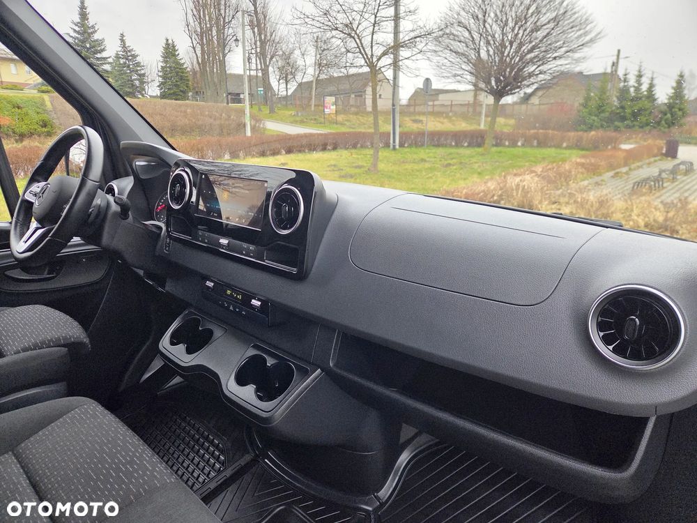 Mercedes-Benz Sprinter - 22