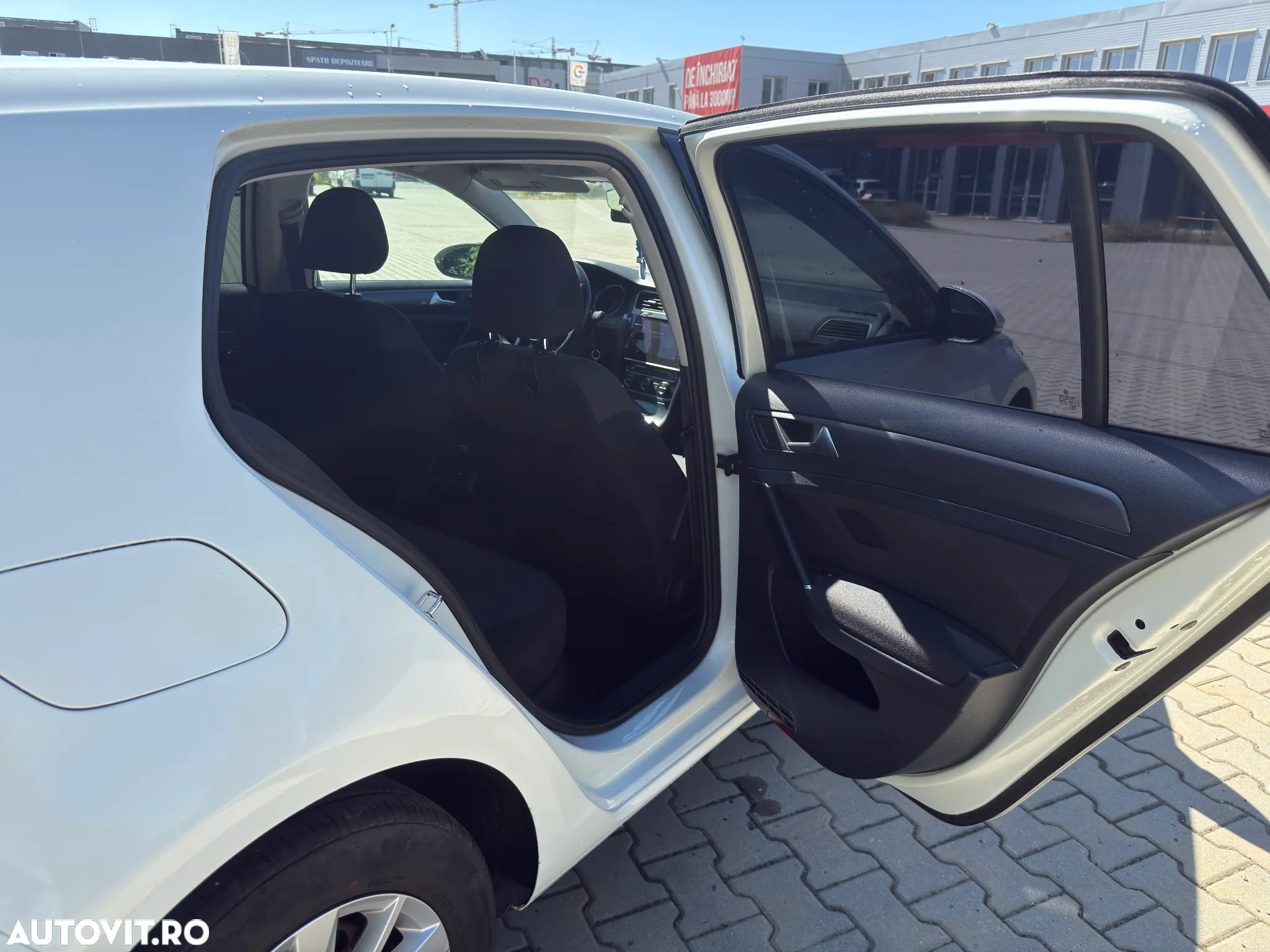 Volkswagen Golf 1.6 TDI Highline - 10