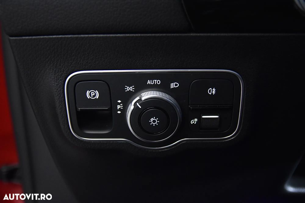 Mercedes-Benz GLA - 16