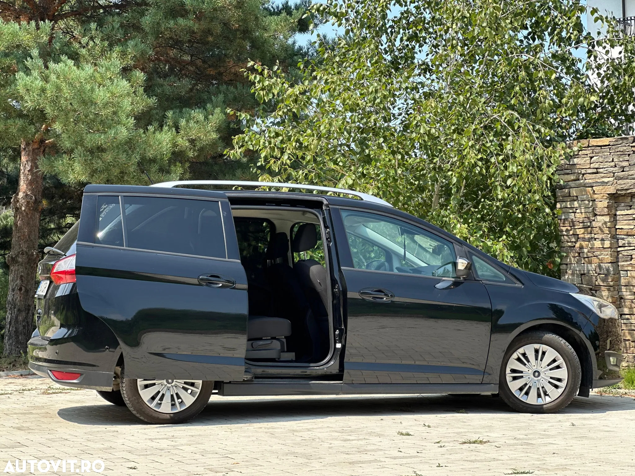 Ford Grand C-Max - 23