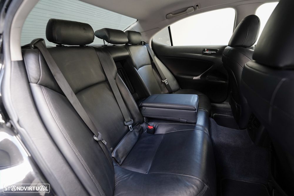 Lexus IS 220 d P.Executive 2G - 21