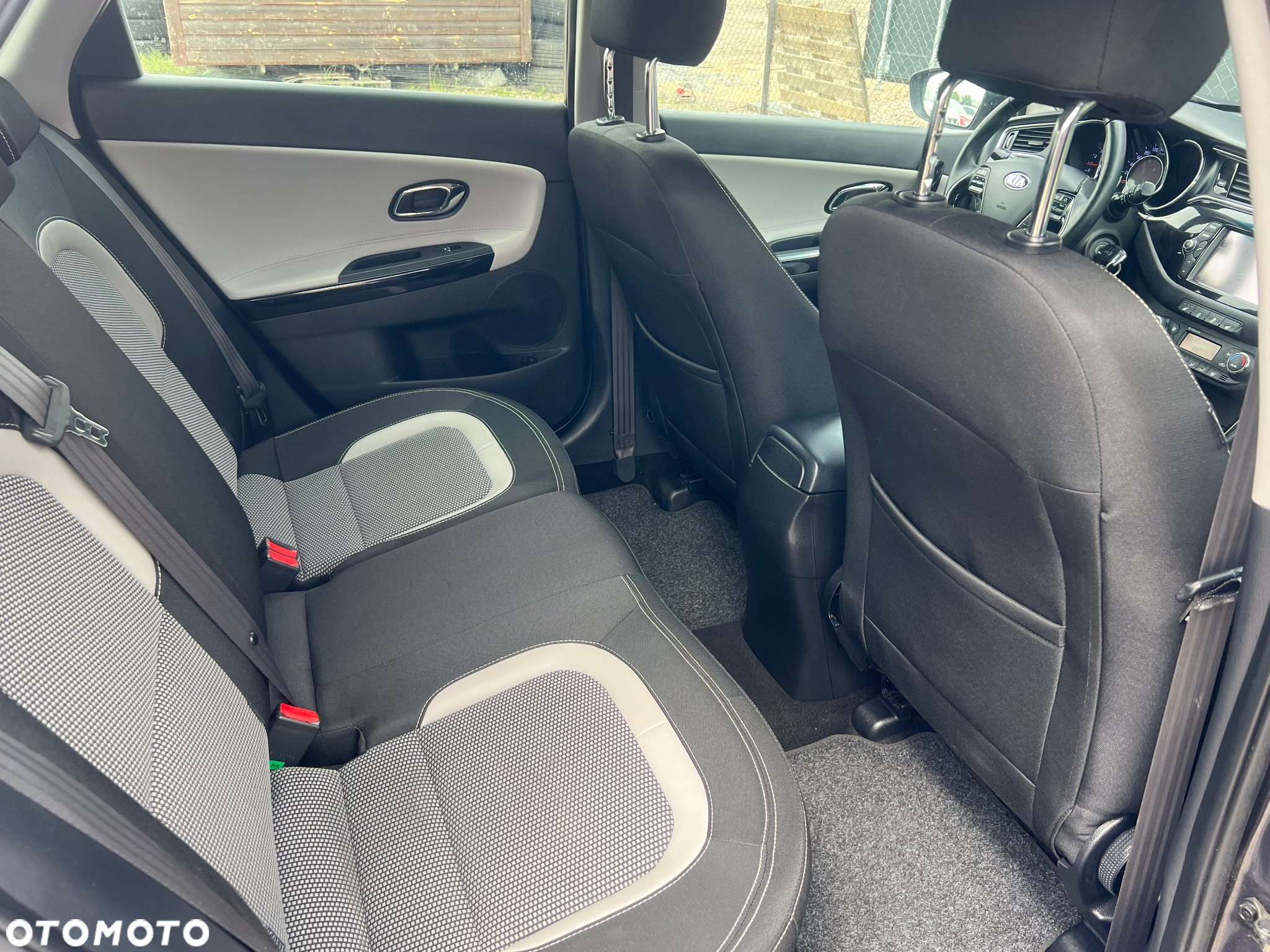 Kia Ceed - 9