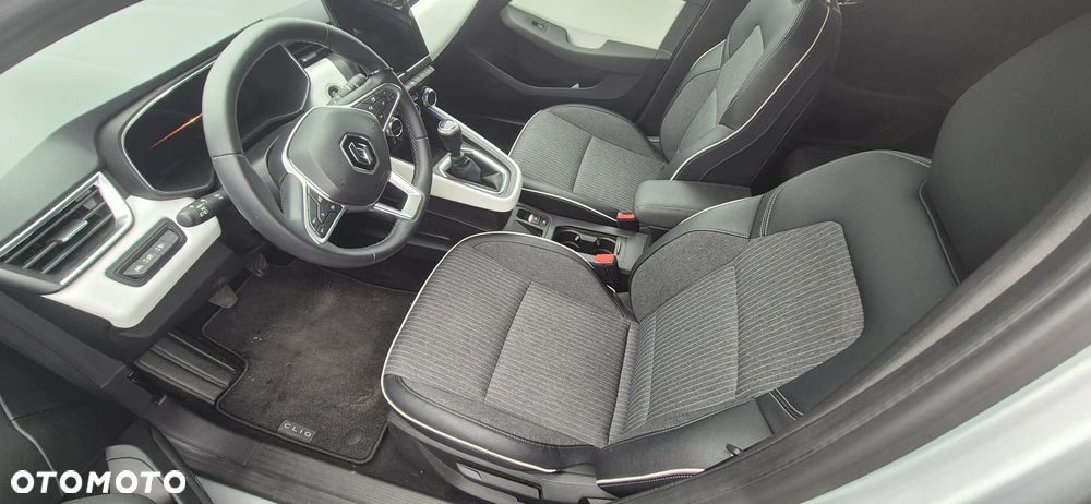 Renault Clio - 12