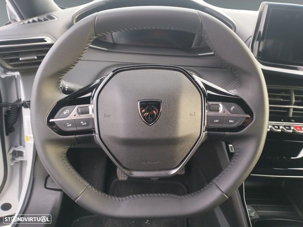 Peugeot 2008 1.2 PureTech Allure - 12