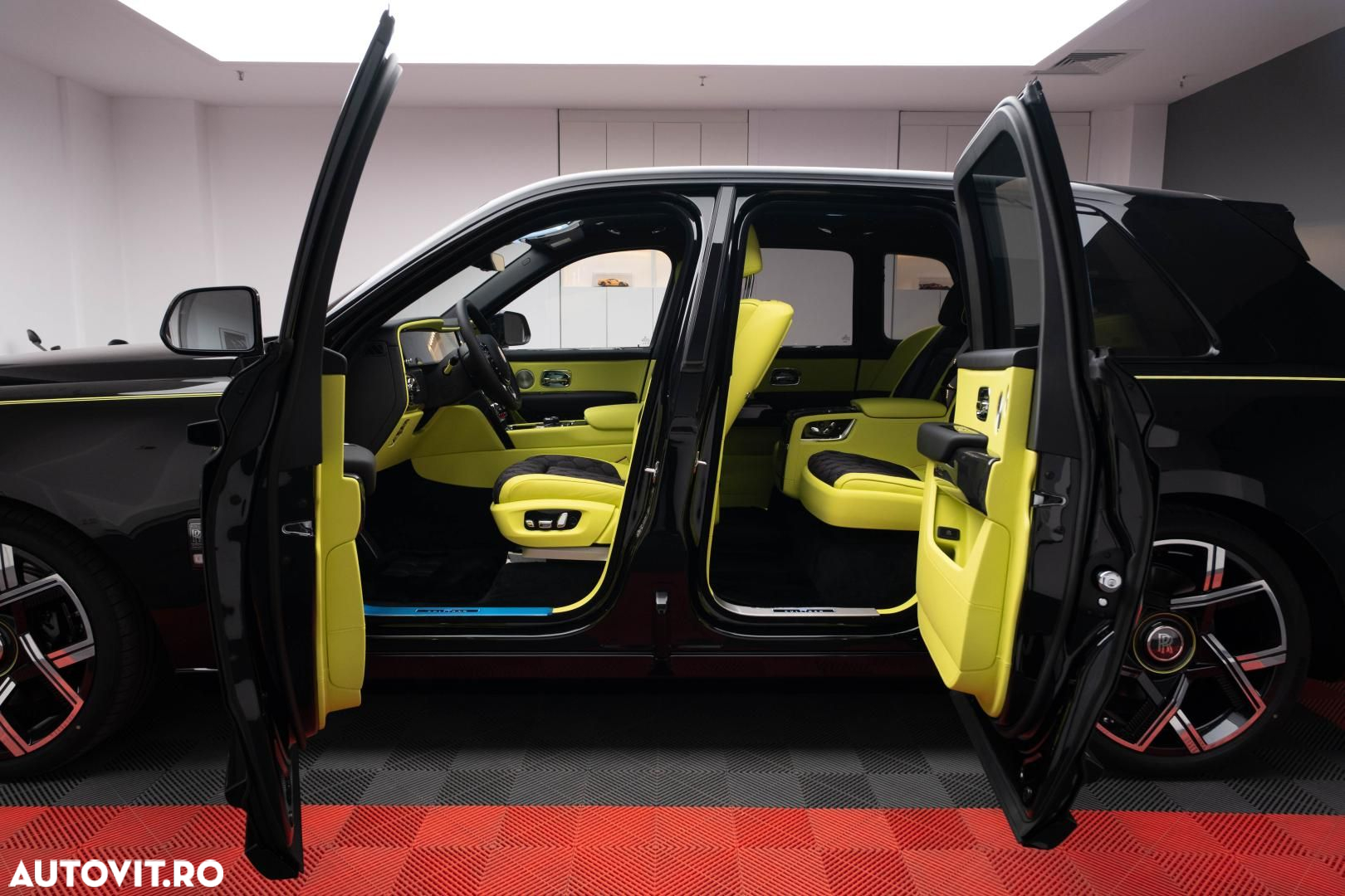 Rolls-Royce Cullinan - 7