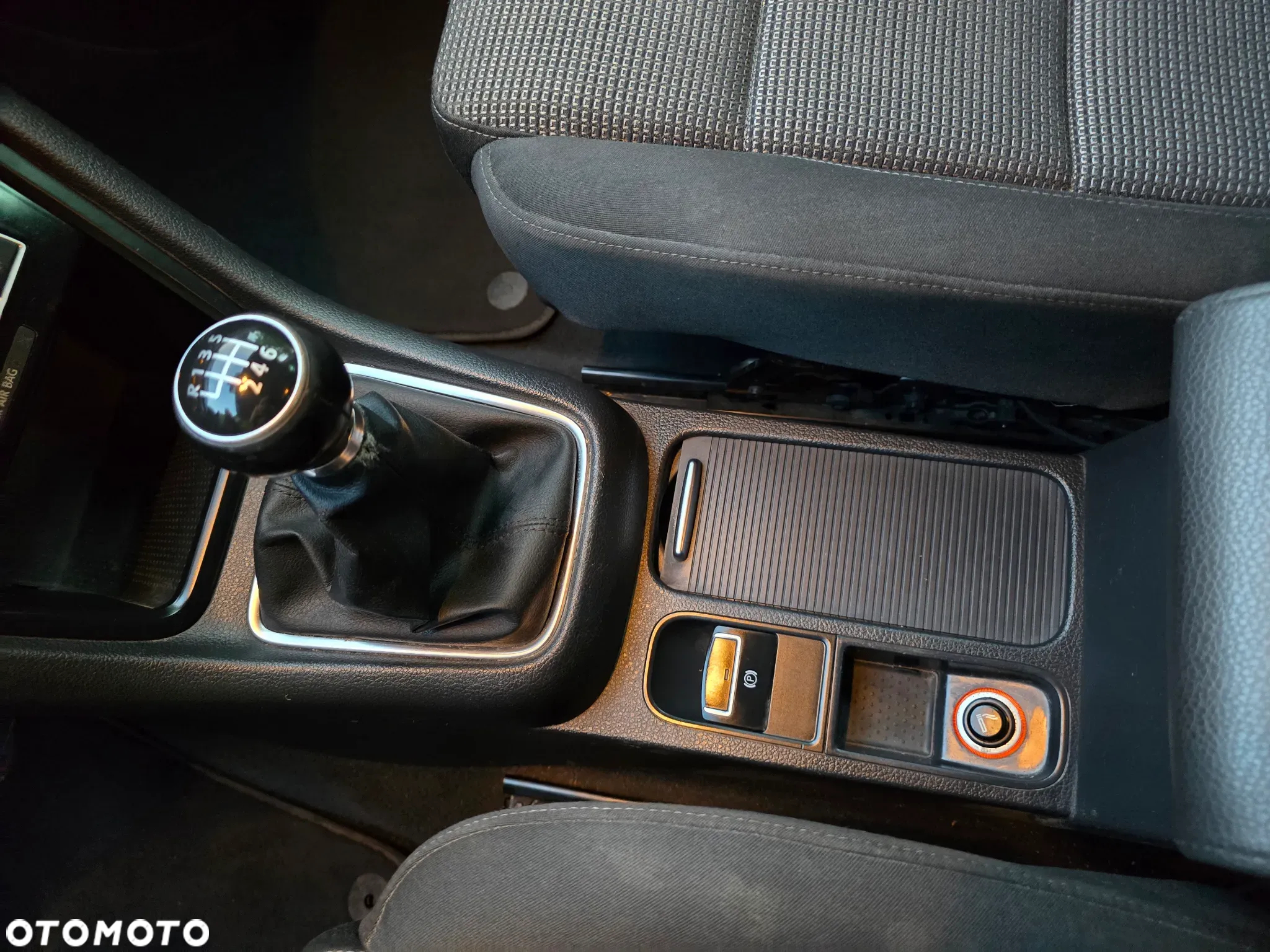Volkswagen Sharan 2.0 TDI BlueMotion Technology Comfortline - 23