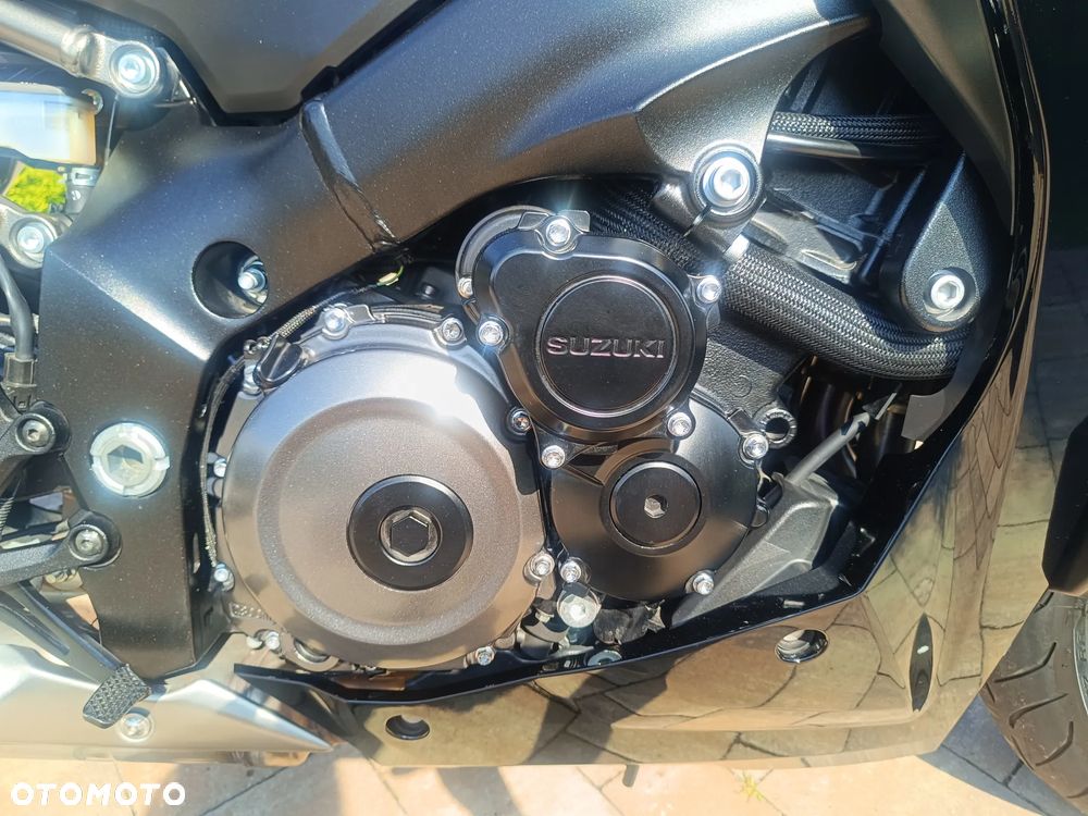 Suzuki GSX 1000 - 20
