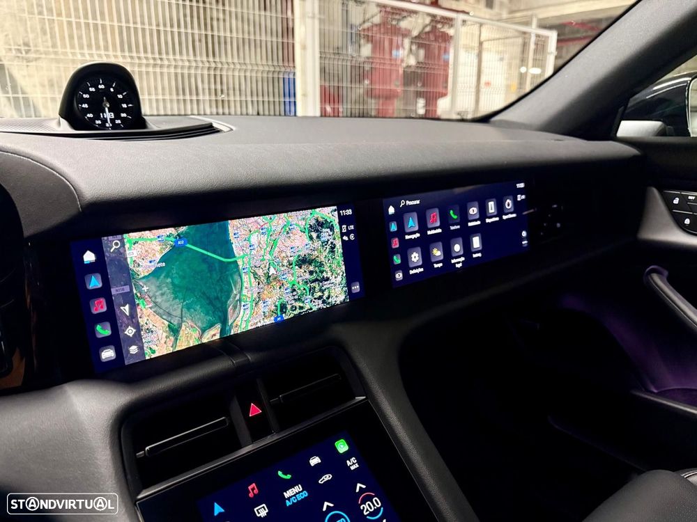 Porsche Taycan Cross Turismo - 33