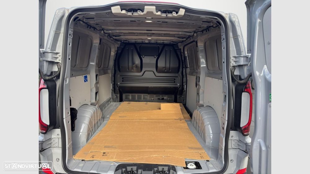 VW Transporter 2.0 TDI L1H1 - 12