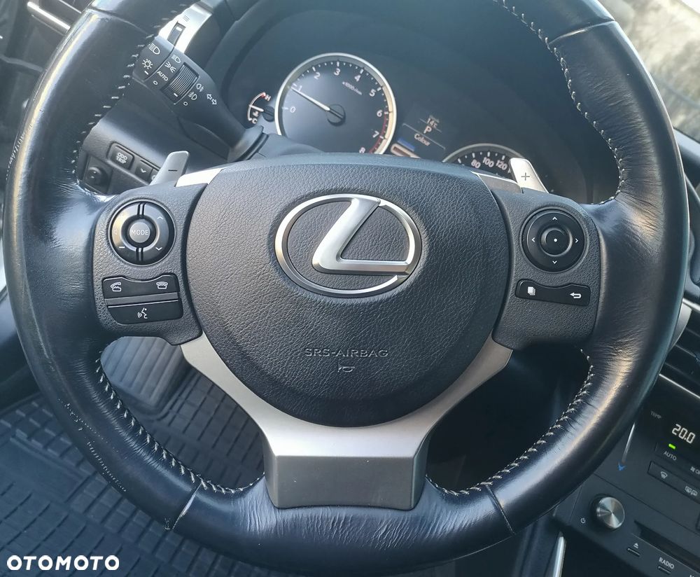 Lexus IS 200t Executive Line - 11