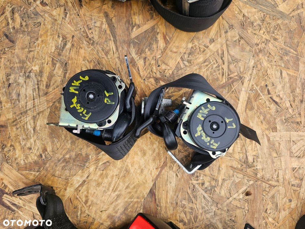 Pas bezpieczeństwa lewy prawy tył komplet Ford Fiesta Mk6