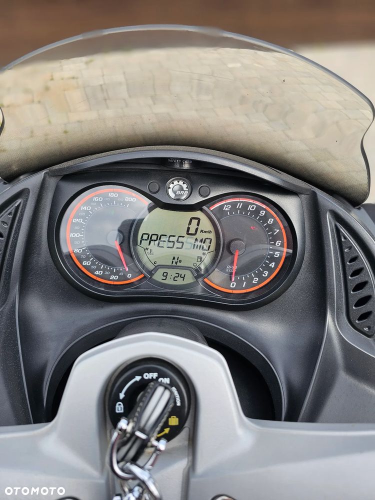 Can-Am Spyder - 12