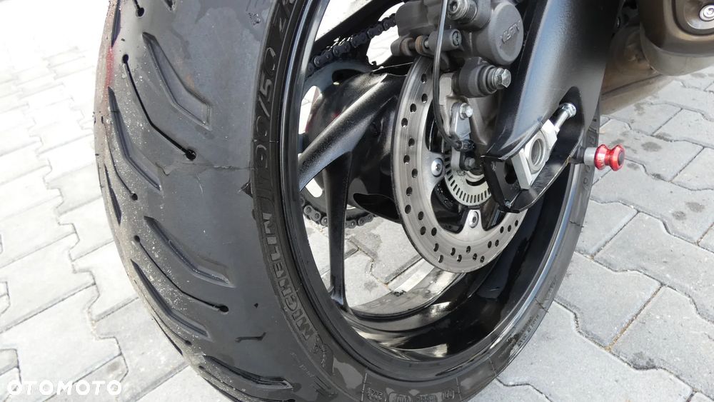 Suzuki GSX - 11