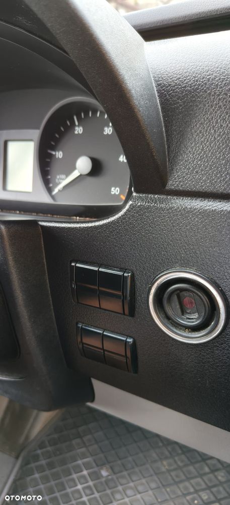 Mercedes-Benz 211 CDI (Model W906) - 28