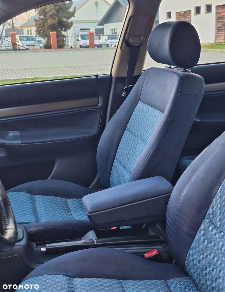 Audi A4 Limousine - 19