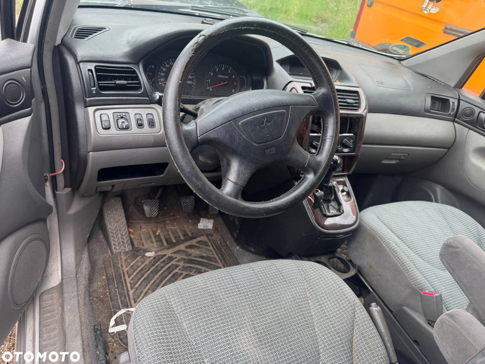 Mitsubishi Space Wagon na części - 3