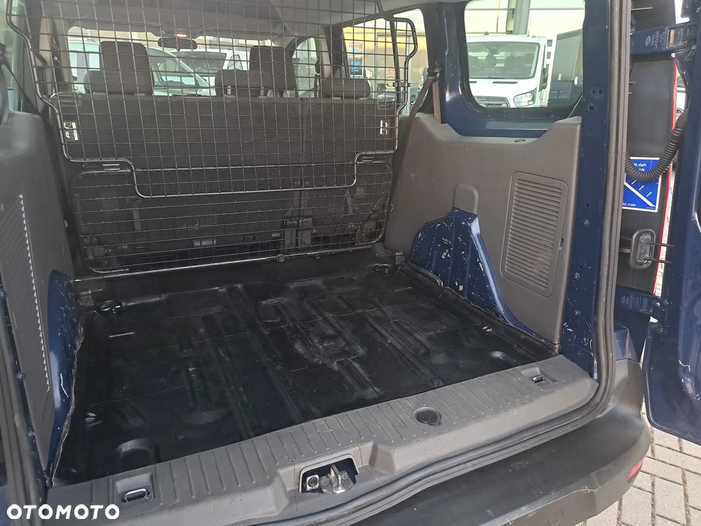 Ford Transit Connect - 13