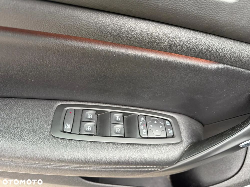 Renault Megane ENERGY TCe 130 BOSE EDITION - 20