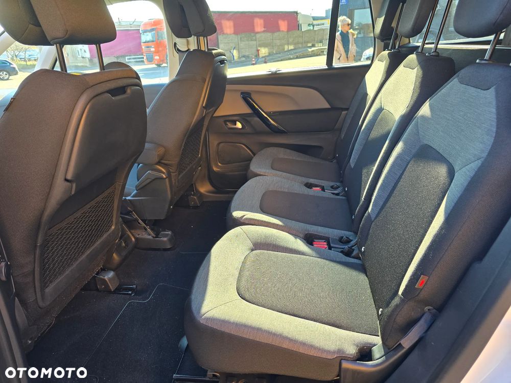 Citroën C4 SpaceTourer 1.2 PureTech Shine S&S - 17