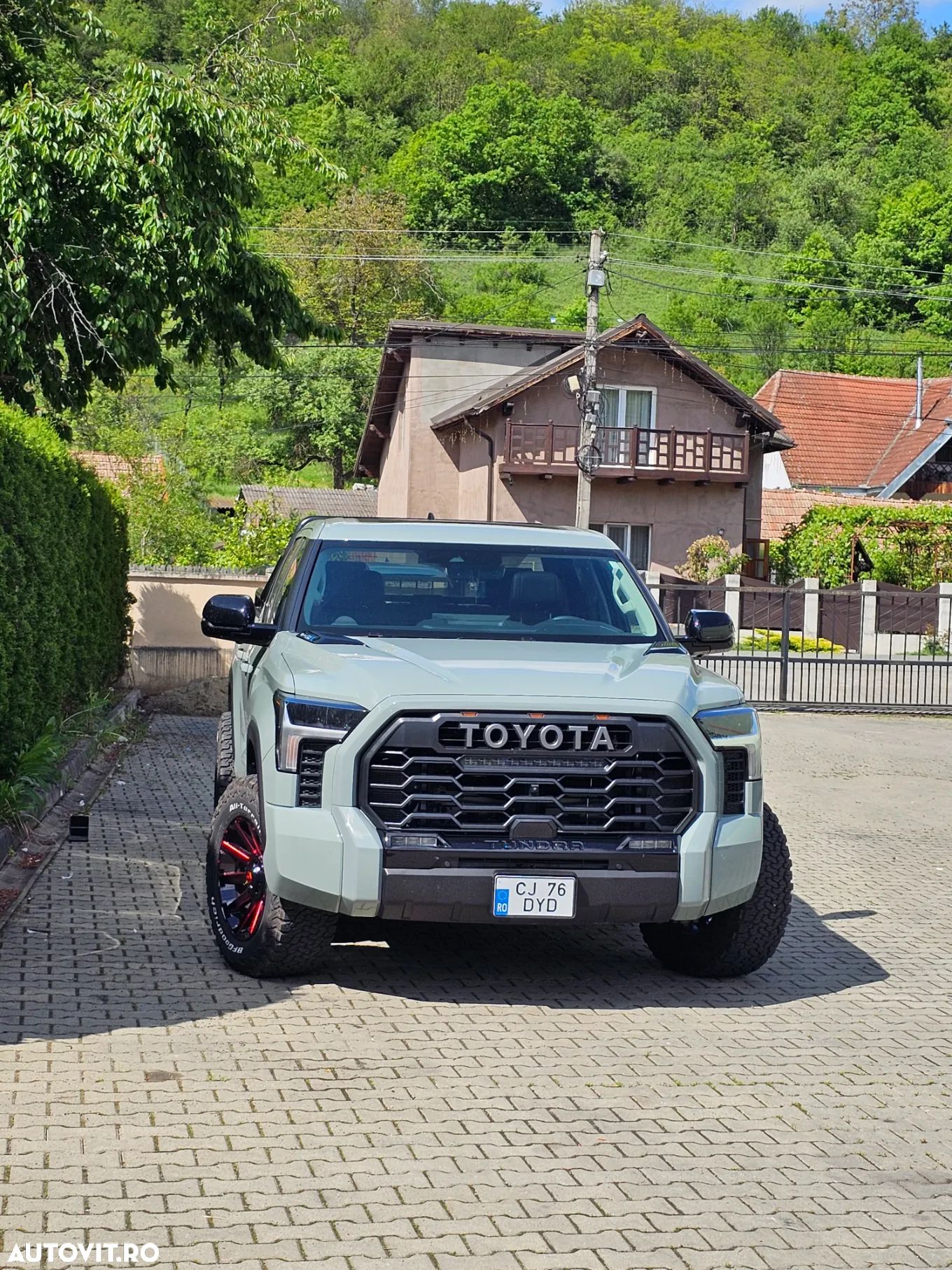 Toyota Tundra - 1