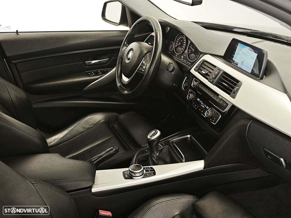 BMW 318 d Touring Line Luxury - 7